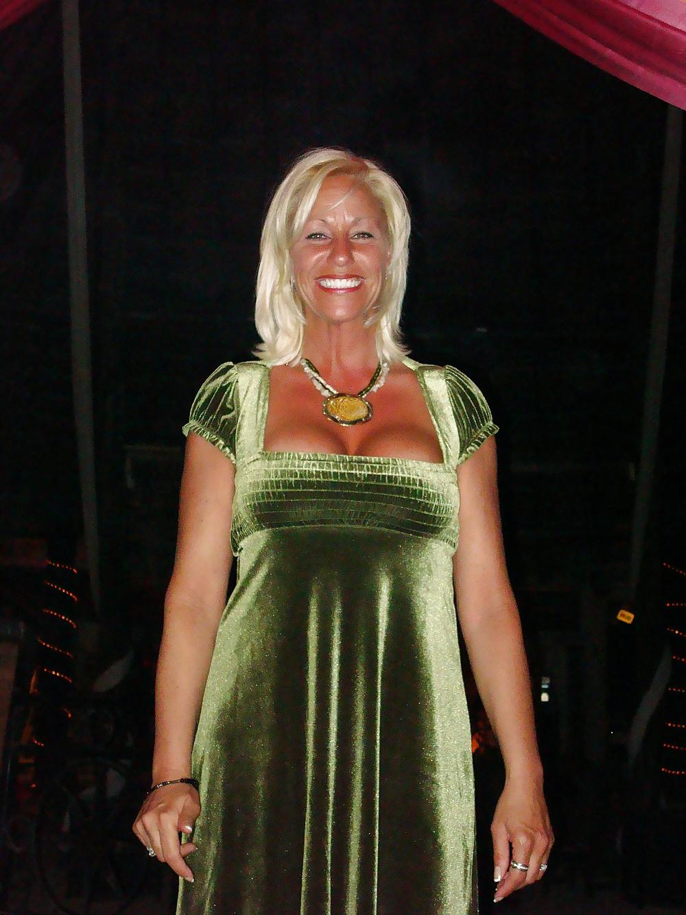 25P Amateur mature blonde.