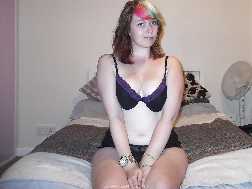 25P Hot Chubby Amateur Girl