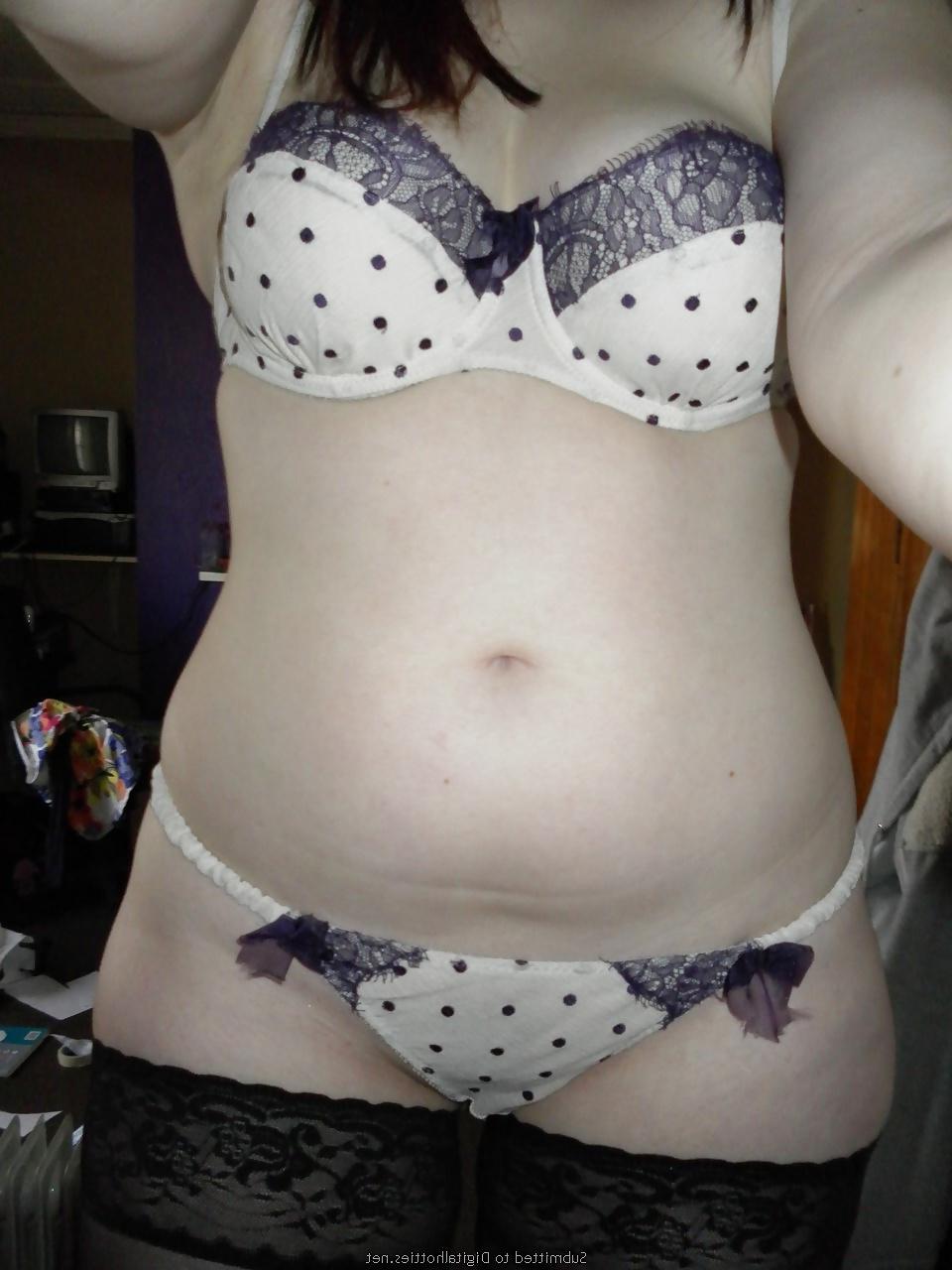 25P Hot Chubby Amateur Girl
