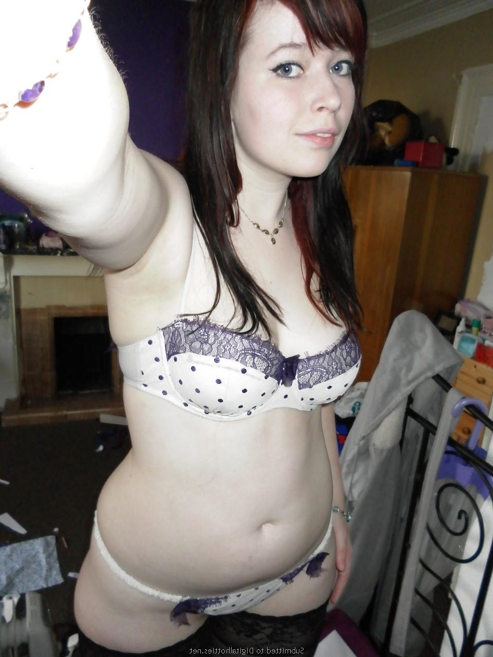 25P Hot Chubby Amateur Girl
