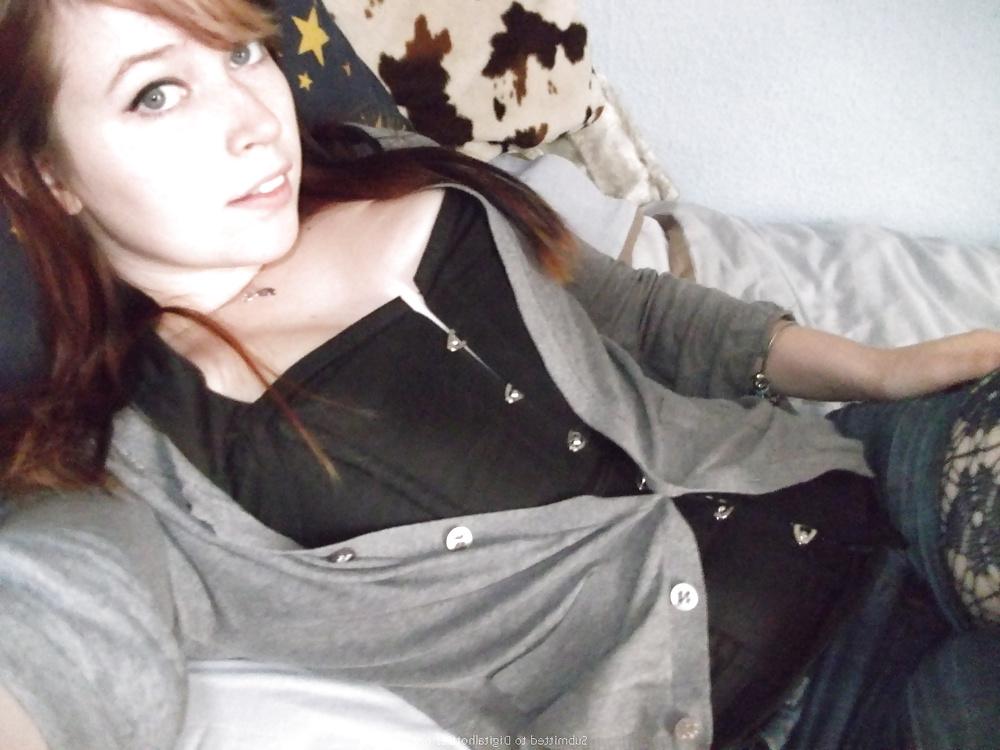 25P Hot Chubby Amateur Girl