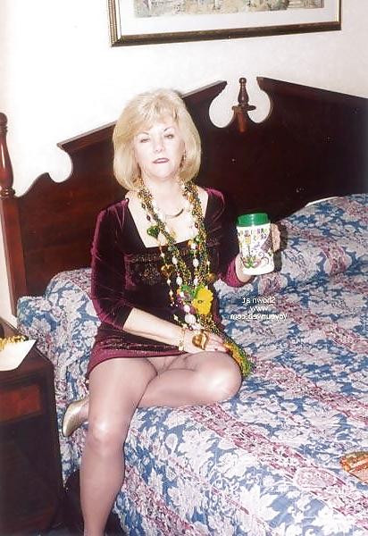 23P Only the best amateur mature ladies wearing pantyhose7 .