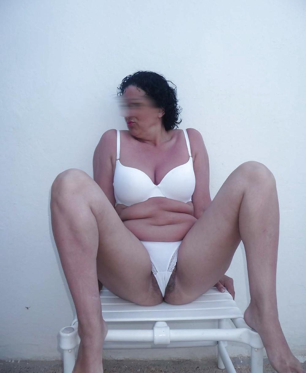 12P Amateur - housewives - panties pussies chubby mature
