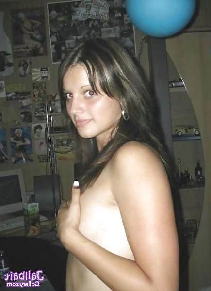 25P Hot amateur teen strips belt bra