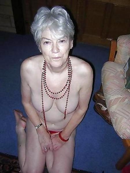 18P Amateur Mature Granny Tasty Tits