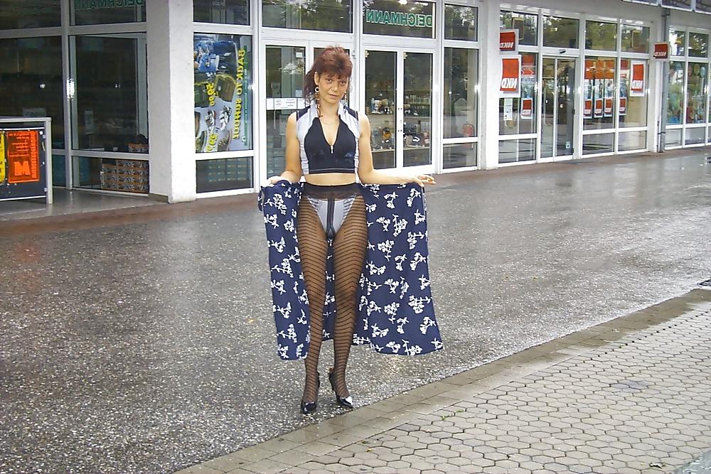 25P Only the best amateur mature ladies wearing PH 5. 