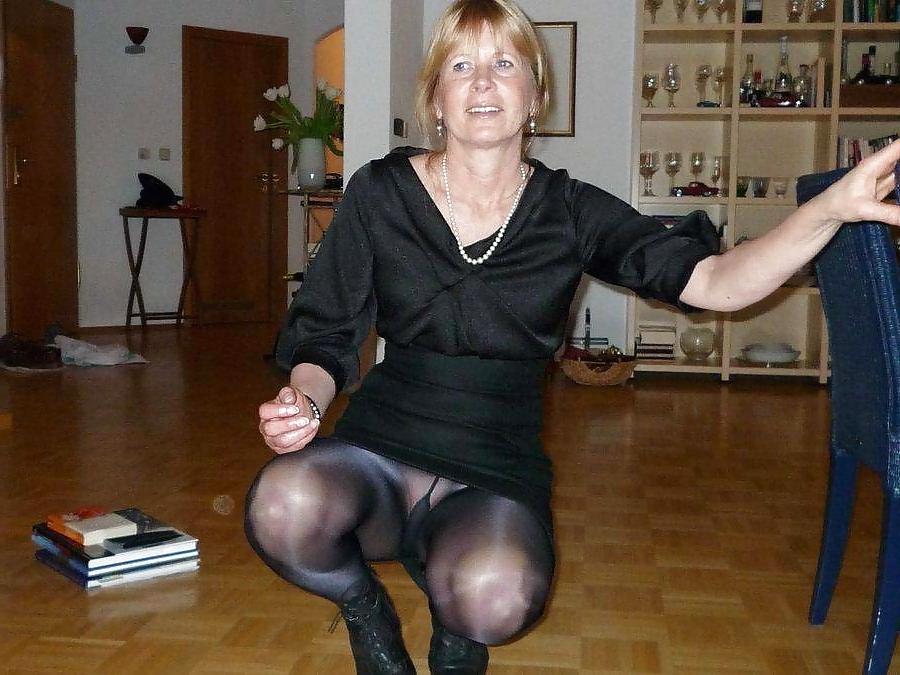 25P Only the best amateur mature ladies wearing PH 5. 