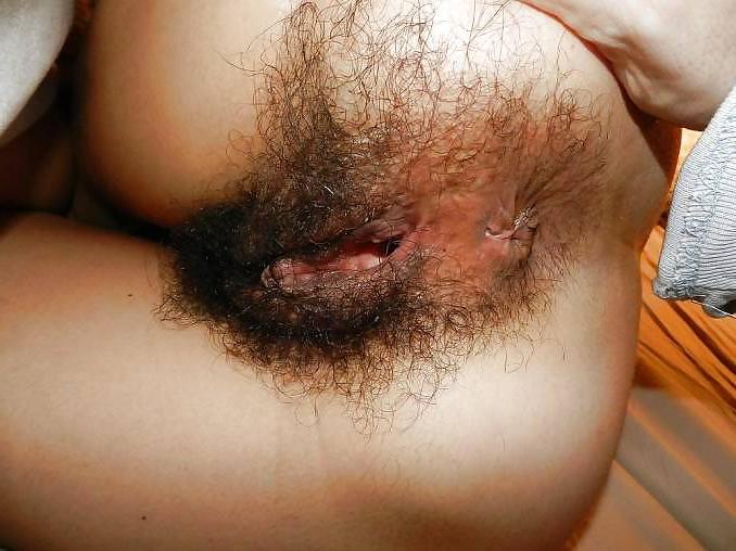 16P AMATEUR HUGE HAIRY MILF PUSSY 