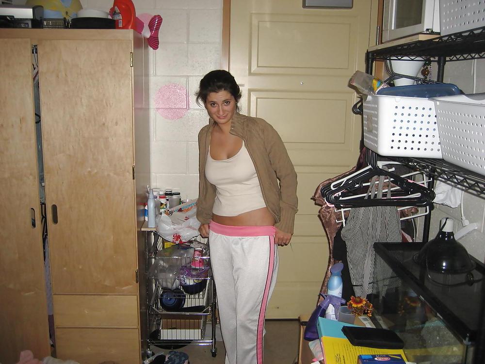 25P Hardcore Amateur College Girl with Facial