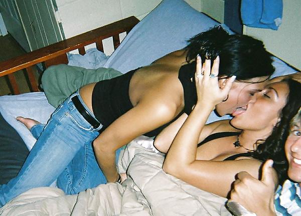25P College teens amateur lesbian love
