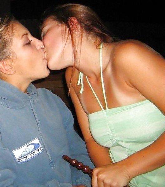 25P College teens amateur lesbian love