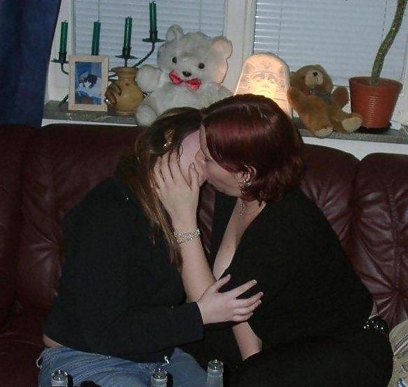 25P College teens amateur lesbian love