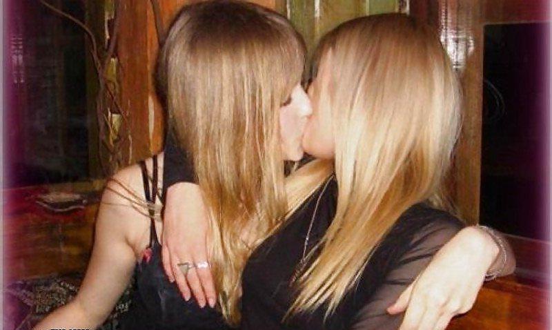 25P College teens amateur lesbian love