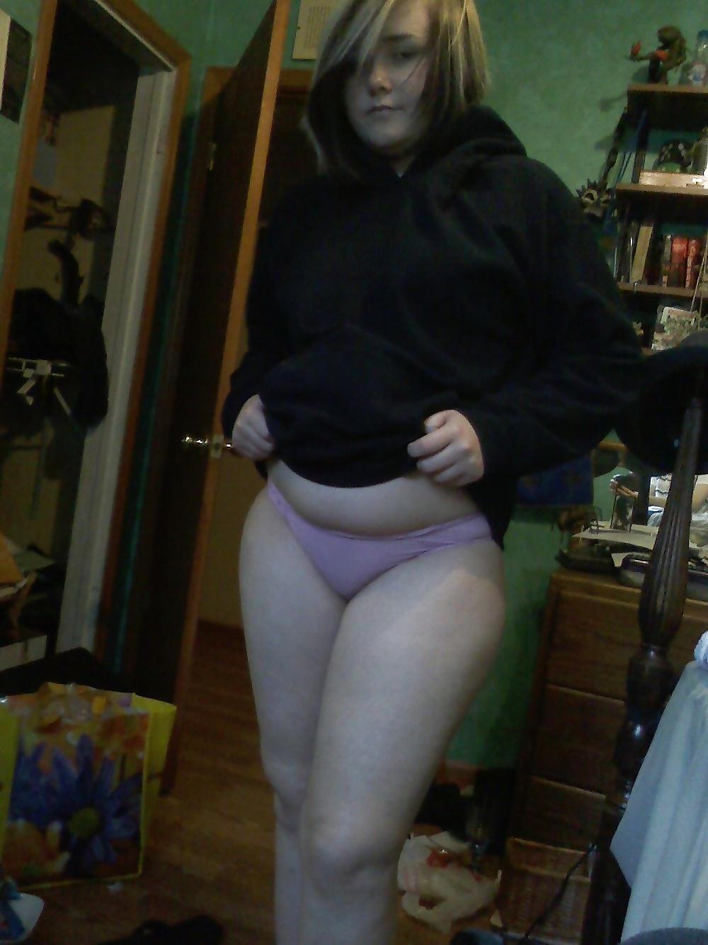 25P Chubby Amateur Teen