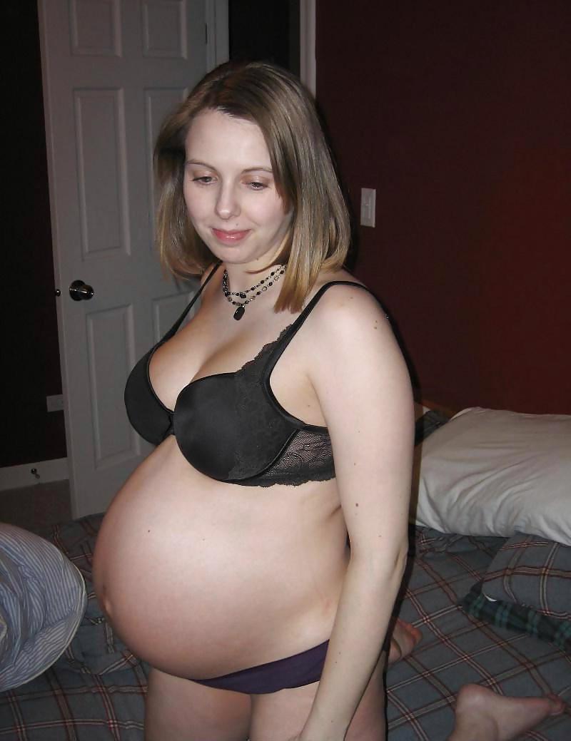 25P Amateur pregnant posers