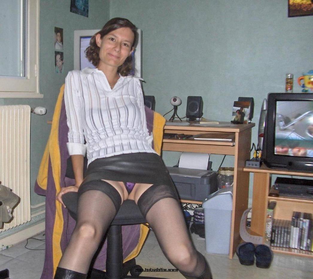 15P Amateur housewife cumshot pics