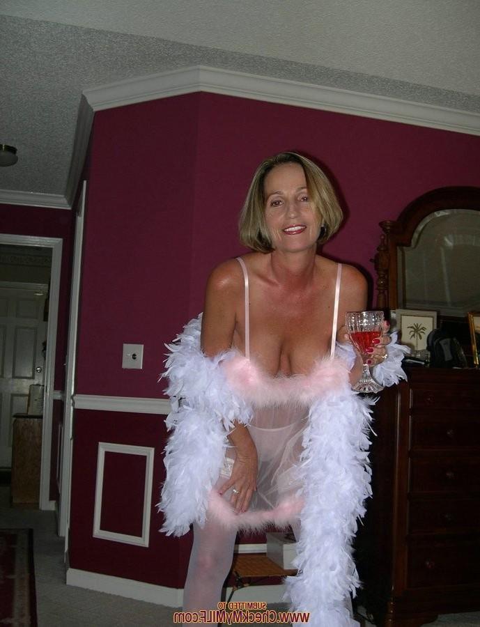 15P Horny mature amateur slut