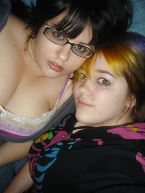 20P Chubby Amateur Girl Loves to Fuck
