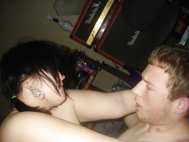 20P Chubby Amateur Girl Loves to Fuck