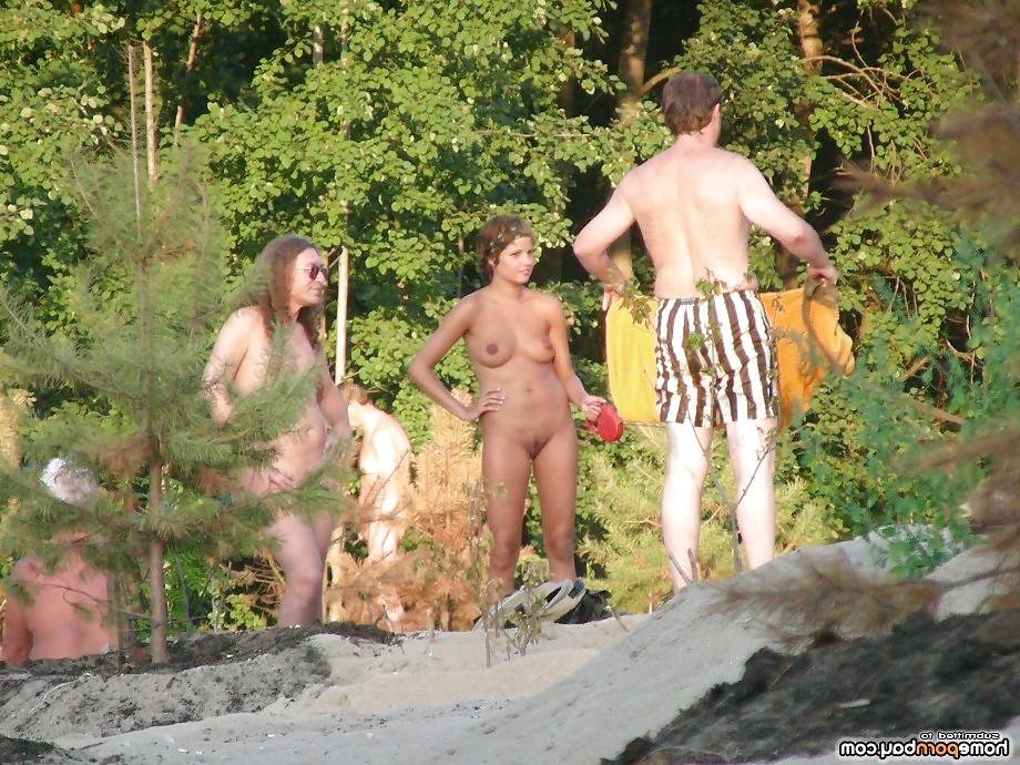 25P Naked amateur babes