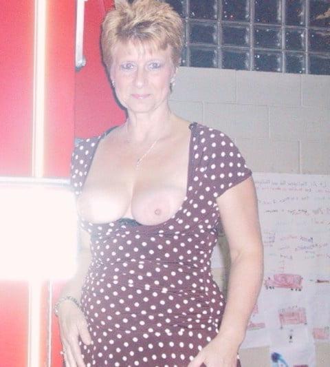 25P Short Hair Milf Hot BJ's Swinger