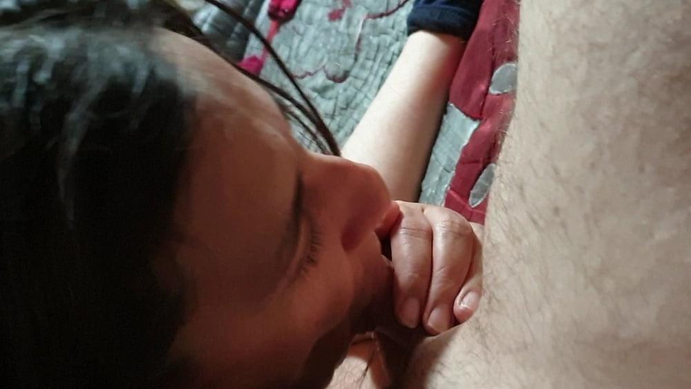 23P Pipe avec deepthroat  elle l avale entiere comme une deesse
