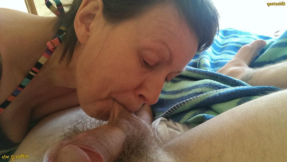25P Amateur Oral Sex  Blowjobs Photos 1