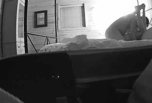 11P Horny Wife