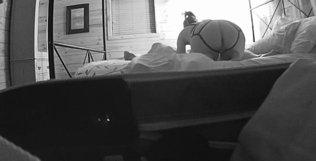 11P Horny Wife