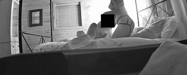 11P Horny Wife