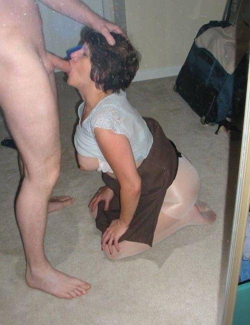 25P OLDER LADIES LIKE SUCKING COCK 29