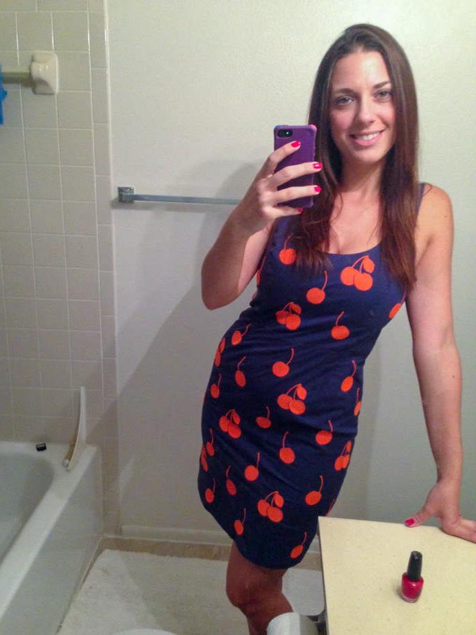 25P Young wife exposed