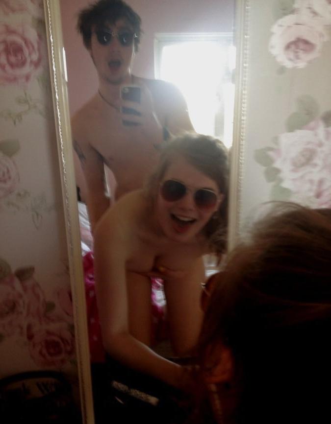 25P Selfie Amateur Couples - Down and Dirty! - 21!