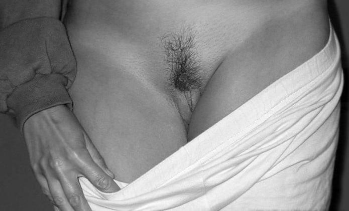25P black and white