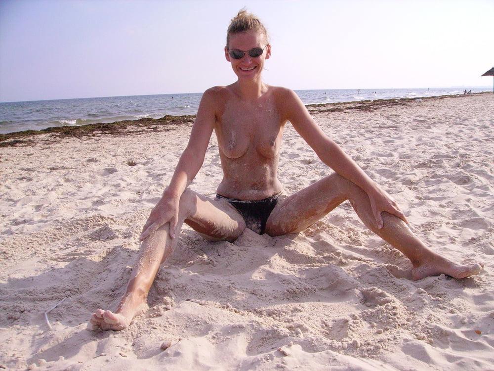 25P Women Need Exposure 786 - Eurosluts Love Black Cock