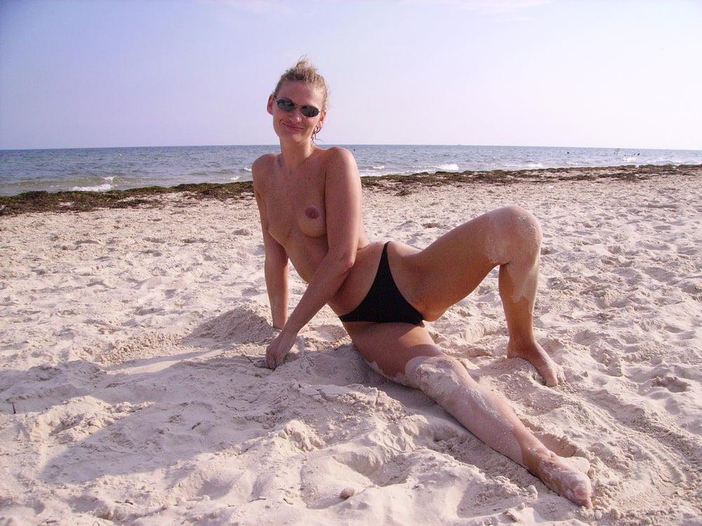 25P Women Need Exposure 786 - Eurosluts Love Black Cock