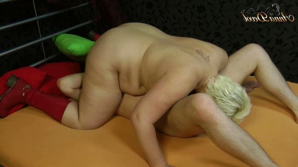 15P Annadevot - A horny big load fucker