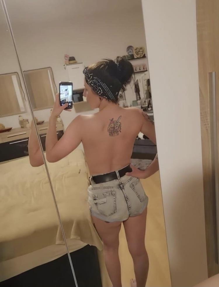 25P Tattooed Girl from Hamburg