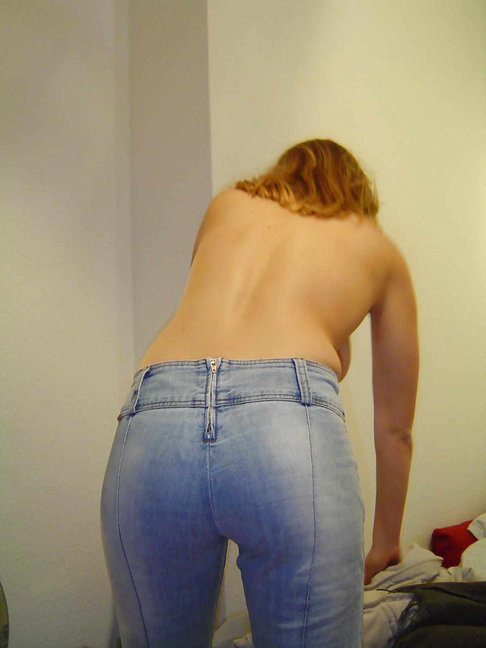 25P Sexy amateur babe with nice ass and boobs