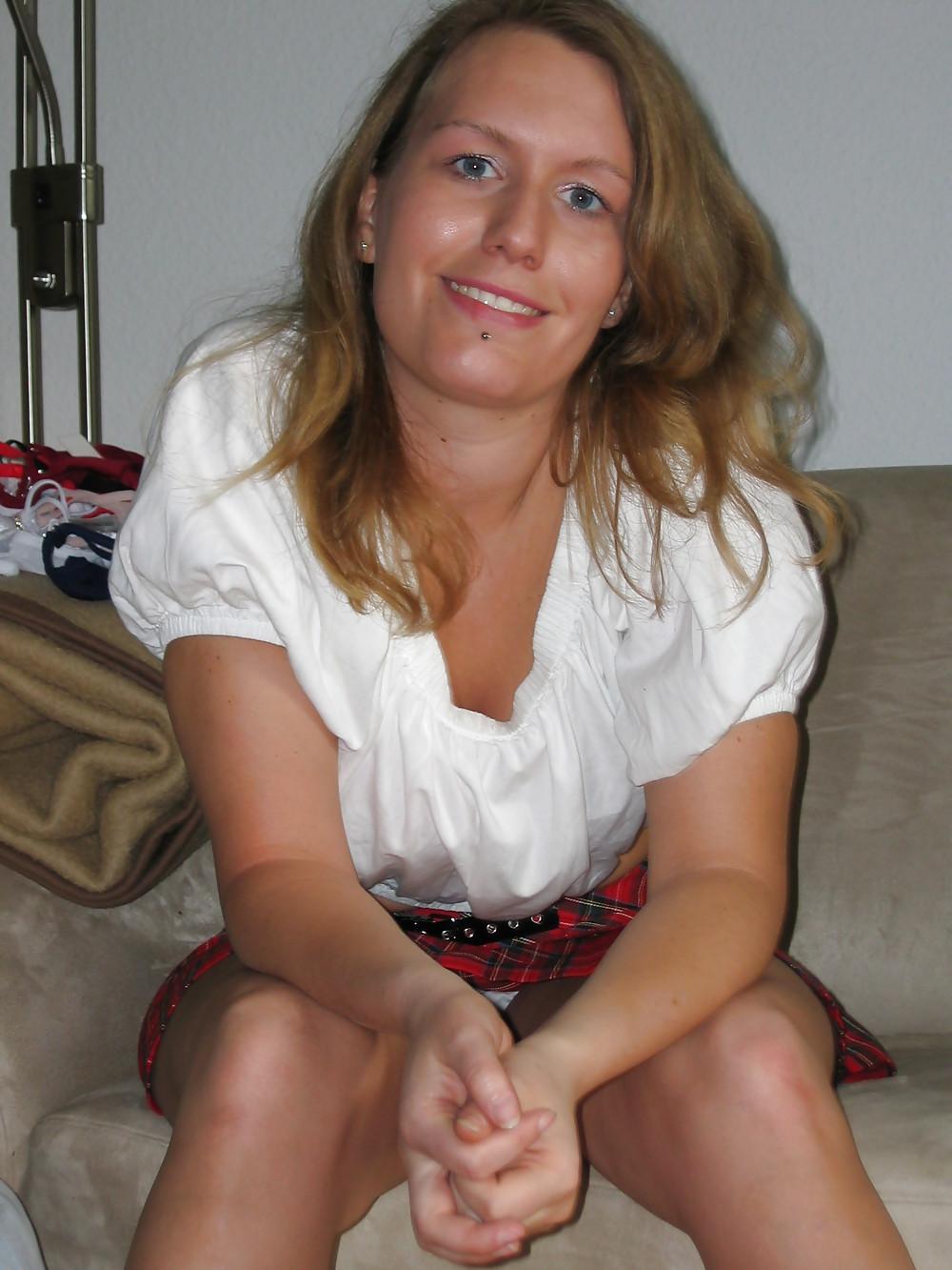 25P Sexy amateur babe with nice ass and boobs