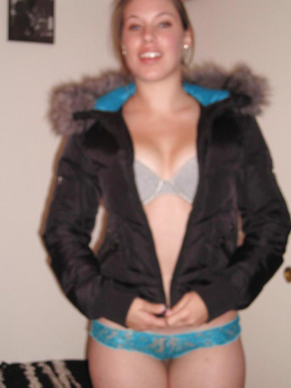 25P AMATEUR BEAUTY POSING
