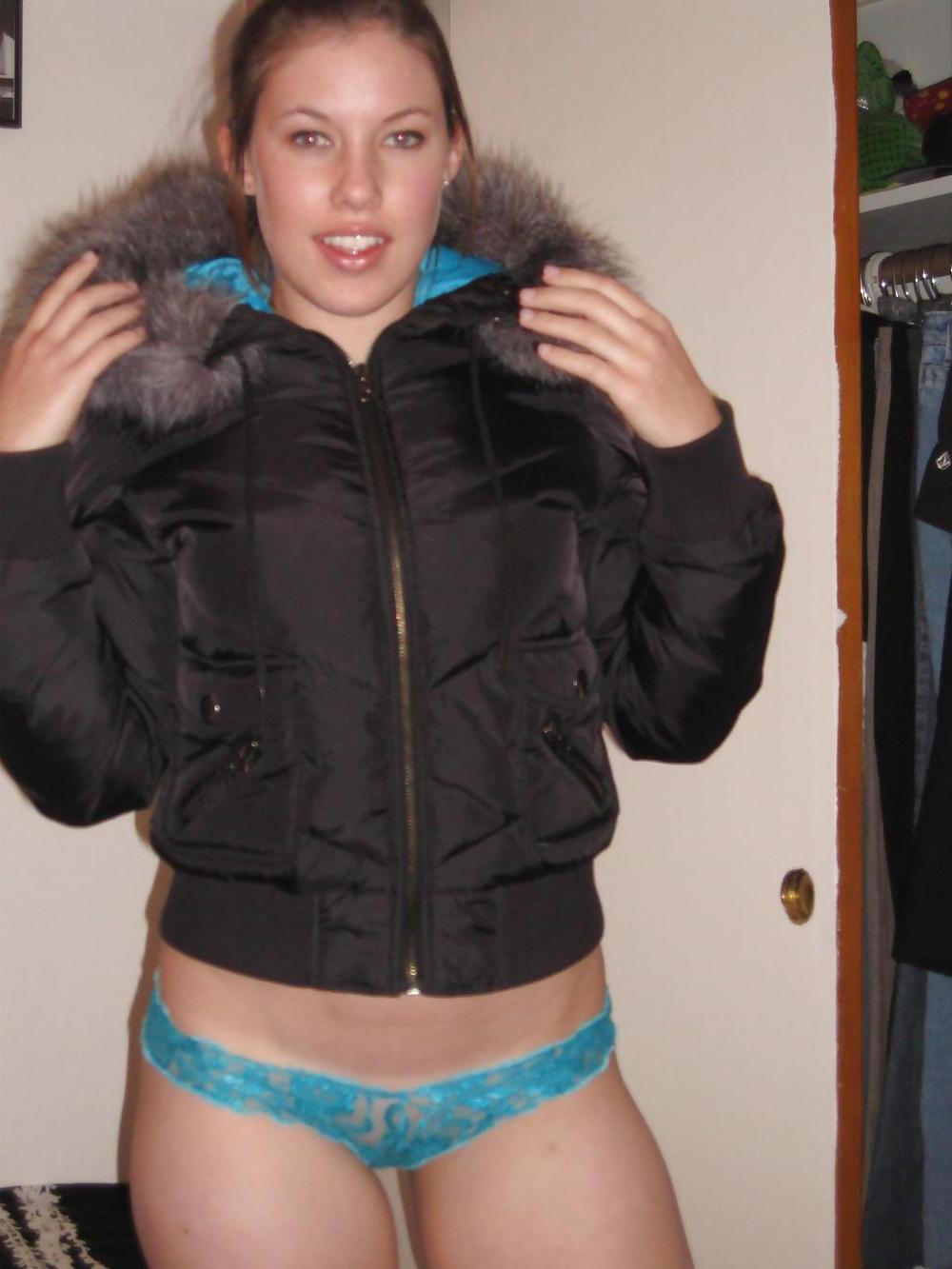 25P AMATEUR BEAUTY POSING