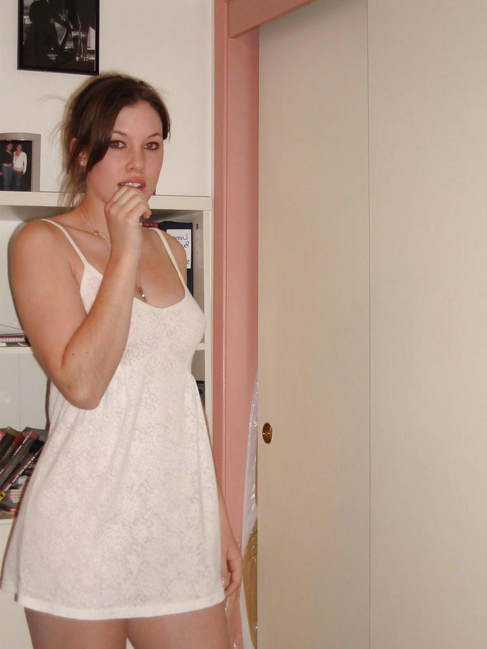 25P AMATEUR BEAUTY POSING