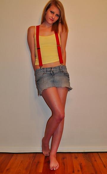 19P Sexy Legs Teen Amateur Poser