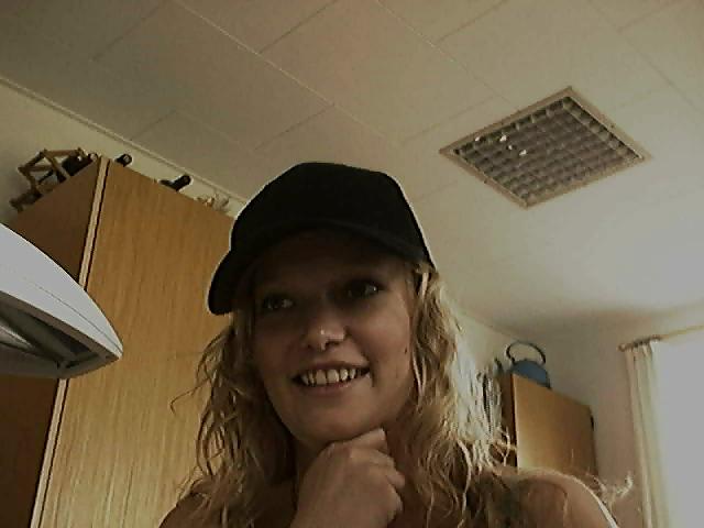 25P Curly Blonde Amateur