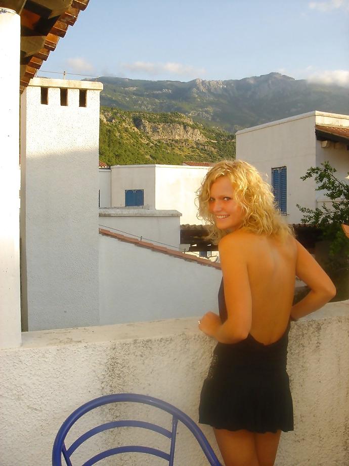 25P Curly Blonde Amateur
