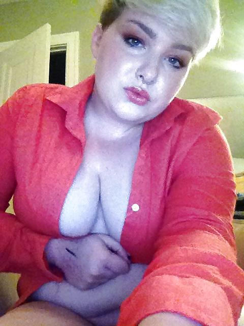 25P Amateur BBW - Short Hair.