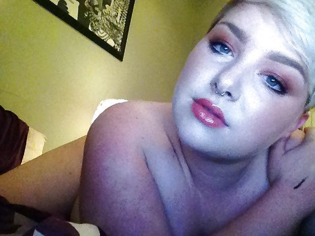 25P Amateur BBW - Short Hair.