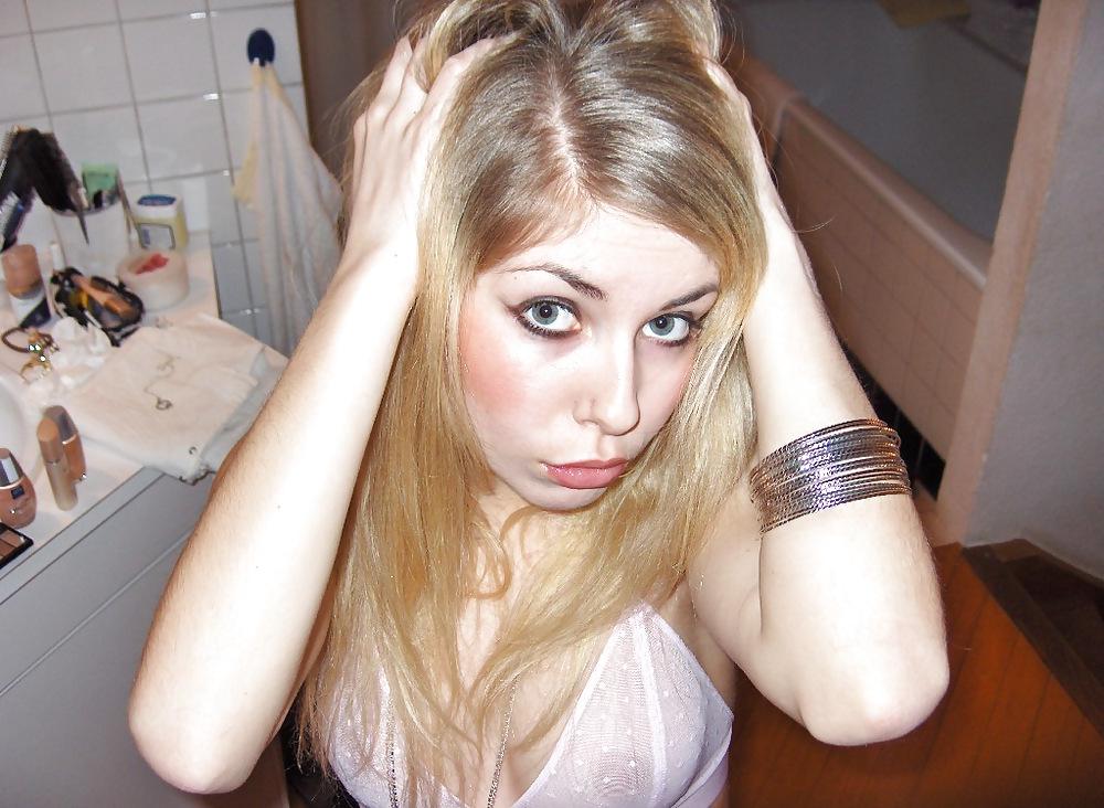 25P Blondes amateur German sexy girl