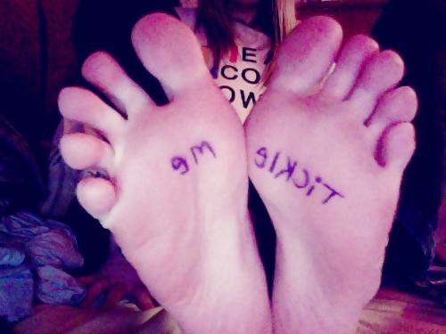 25P Awesome Amateur Teen Feet Part XXIII
